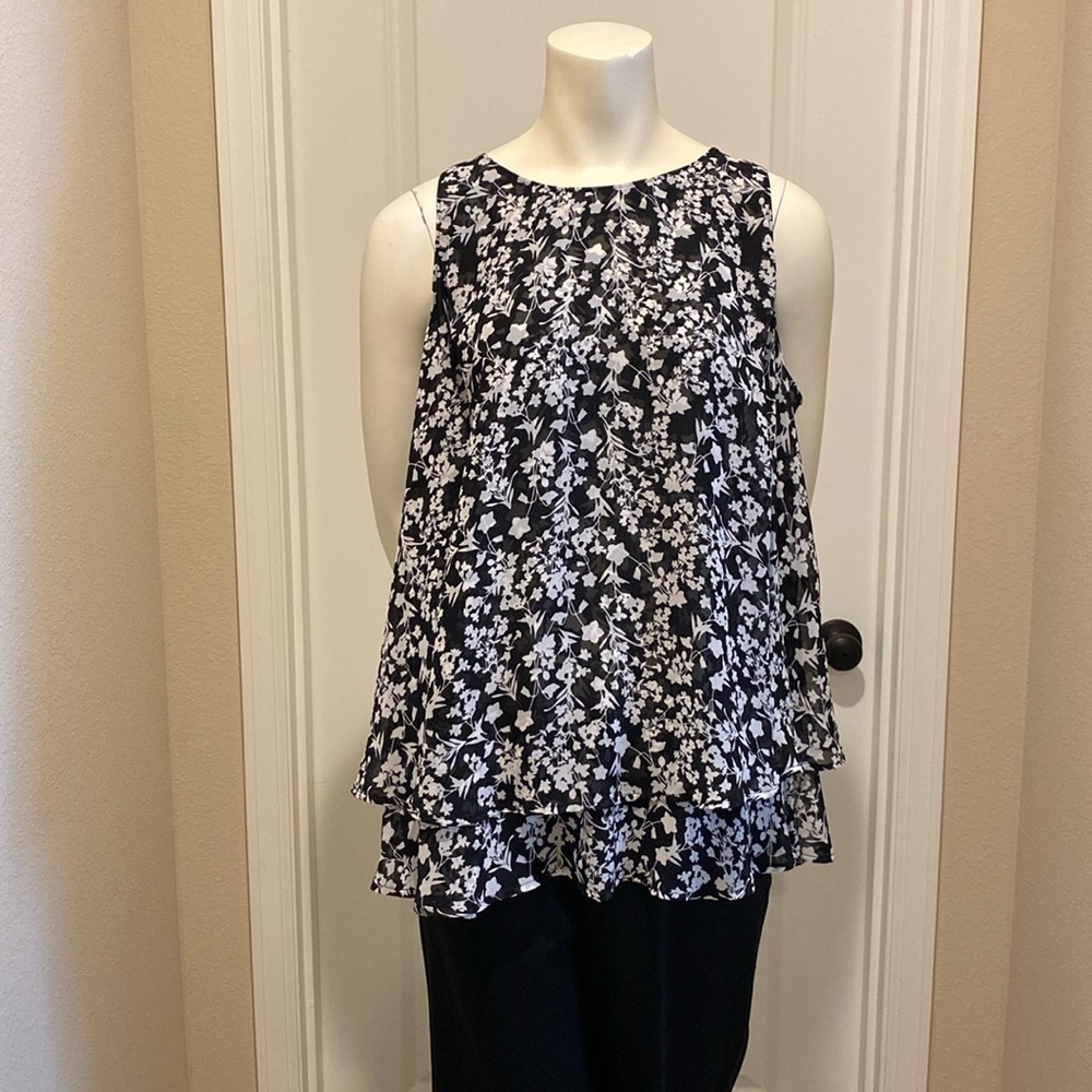 Lane Bryant Women’s Sleeveless Black and White Top 18